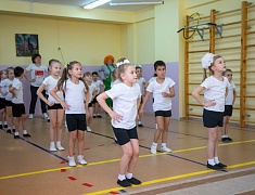 В благовещенском детском саду №67 спортивный флешмоб объединил родителей, детей и педагогов