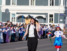 Бал цветов и Семейный бал украсили Благовещенск