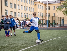 На базе стадиона гимназии №1 стартовали «Футбольные каникулы»
