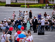 По Благовещенску прошел «Парад семей»