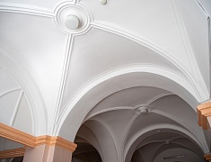 В Алексеевской гимназии вернули исторический облик холлу и кабинету биологии