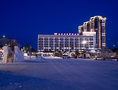 Мэр Олег Имамеев провёл выездное совещание по новогоднему оформлению города