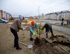 Сотрудники городской администрации во главе с мэром Олегом Имамеевым присоединились к традиционной акции «Город берегу»