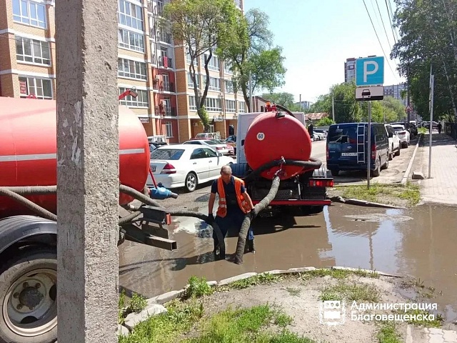 Стрижка газонов, откачка дождевой воды, ямочный ремонт: итоги работы ГСТК за первый месяц лета