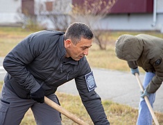 Сотрудники городской администрации во главе с мэром Олегом Имамеевым присоединились к традиционной акции «Город берегу»