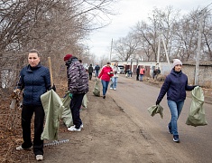 «Город берегу»: жители Благовещенска массово вышли на субботник