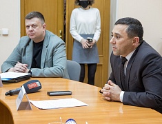 Мэр Благовещенска Олег Имамеев наградил победителей и участников конкурса «Город в праздничном наряде»