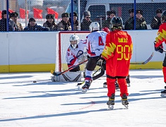 Соревнования по хоккею в рамках Международного российско-китайского фестиваля зимних видов спорта