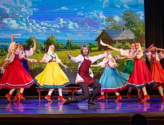 Хореографический ансамбль «Ровесники» отметил 59-летие ярким концертом