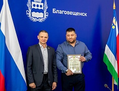 Благовещенск чествует работников торговли