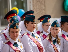 Во всех школах Благовещенска прозвенели последние звонки