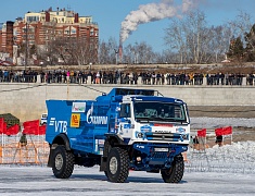 Автомобильные гонки в рамках Международного российско-китайского фестиваля зимних видов спорта