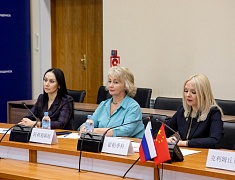 Делегация отдела агитации и пропаганды горкома и управления культуры Хэйхэ посетила Благовещенск в рамках культурного обмена между странами-соседями