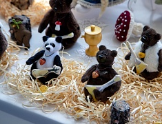 В Благовещенске впервые прошел Бал кукол