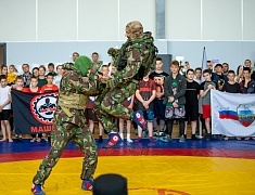 В Благовещенске прошёл открытый кубок города по спортивной борьбе на призы спортивно-патриотического клуба «Машина»