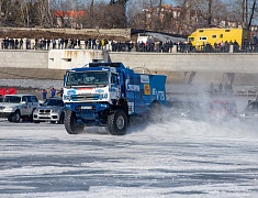 Автомобильные гонки в рамках Международного российско-китайского фестиваля зимних видов спорта