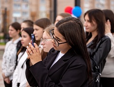 Коллективную свадьбу провели на берегу Зеи в Благовещенске