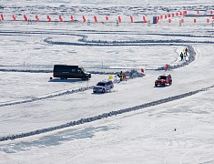 Автомобильные гонки в рамках Международного российско-китайского фестиваля зимних видов спорта