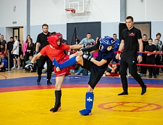 В Благовещенске прошёл открытый кубок города по спортивной борьбе на призы спортивно-патриотического клуба «Машина»