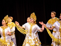 В Благовещенске за заслуги наградили более сотни педагогов