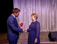 Знаки «50 лет Байкало-Амурской магистрали» вручили благовещенцам