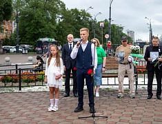 Больше 100 благовещенцев почтили память детей-жертв войны в Донбассе
