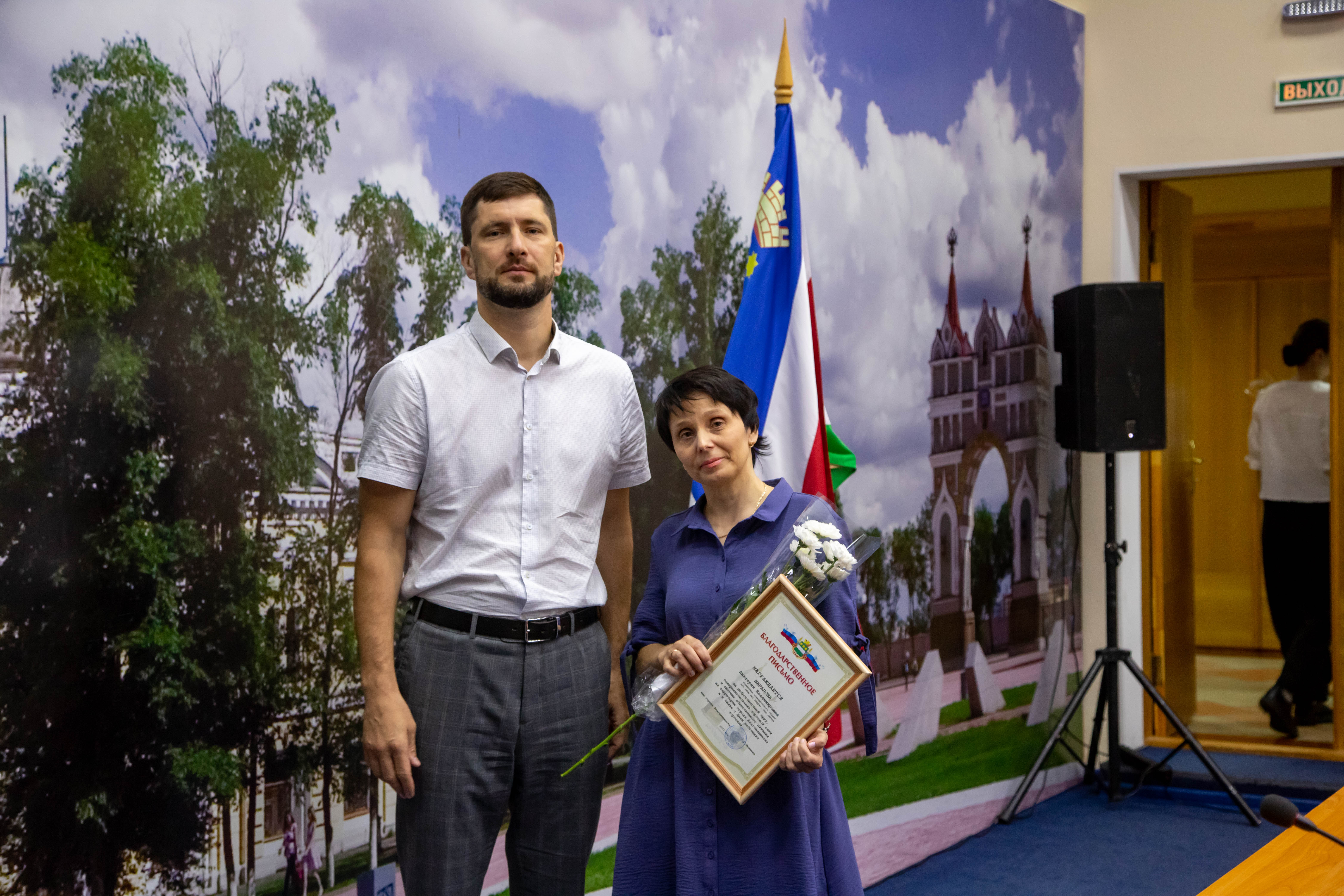 Накануне Дня работника торговли в Благовещенске чествовали руководителей, продавцов, менеджеров и официантов