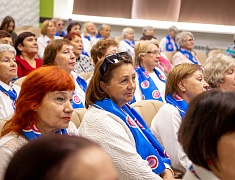 Заместитель мэра Благовещенска Дмитрий Перов поздравил «Ассоциацию пожилых людей» с юбилеем