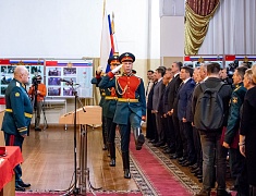 В Благовещенске в честь 84 дня рождения ДВОКУ личному составу вручили награды