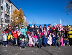 В Благовещенске открыли ещё 3 обновлённые детские площадки