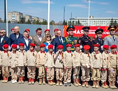 В амурской столице в преддверии Дня Победы подняли Копию Знамени Победы