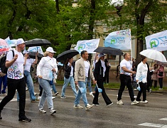Шествие трудовых коллективов отгремело в Благовещенске!