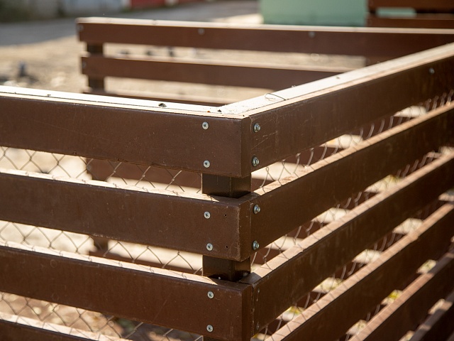 Контейнерные площадки из переработанного пластика устанавливают в Благовещенске 