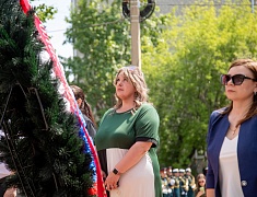 В день города прошли торжественные церемонии возложения цветов