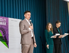 В Благовещенске открыли международный писательско-издательский форум