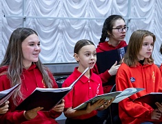 Мэр Благовещенска Олег Имамеев вручил кубок наставнику месяца