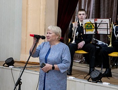 В Благовещенске в танце закружились более сотни студентов