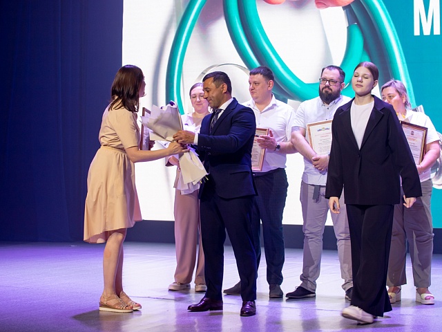 Мэр города Олег Имамеев поздравил медиков с их профессиональным праздником