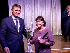 Знаки «50 лет Байкало-Амурской магистрали» вручили благовещенцам