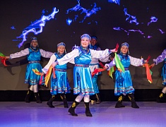 Китайские и русские бабушки станцевали на одной сцене в Благовещенске