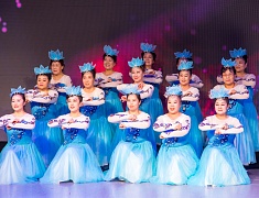 Китайские и русские бабушки станцевали на одной сцене в Благовещенске