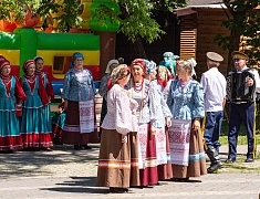 В Первомайском парке прозвучали задорные казачьи песни