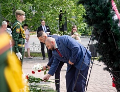 В день города прошли торжественные церемонии возложения цветов