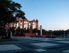 В Благовещенске на площади Победы зажгли «Свечи памяти»