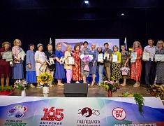 «Цветущий квартал» и «Сад памяти», посвященный героям СВО, взяли гран-при фестиваля цветов в Благовещенске