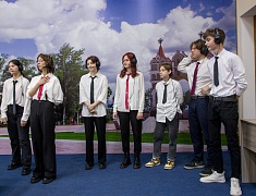 Специалисты управления по развитию потребительского рынка и услуг провели для десятиклассников конкурс КВН