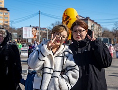 Благовещенцы проводили зиму блинами и хороводами
