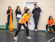 Сотрудники администрации Благовещенска, городской прокуратуры и депутаты сыграли в волейбол