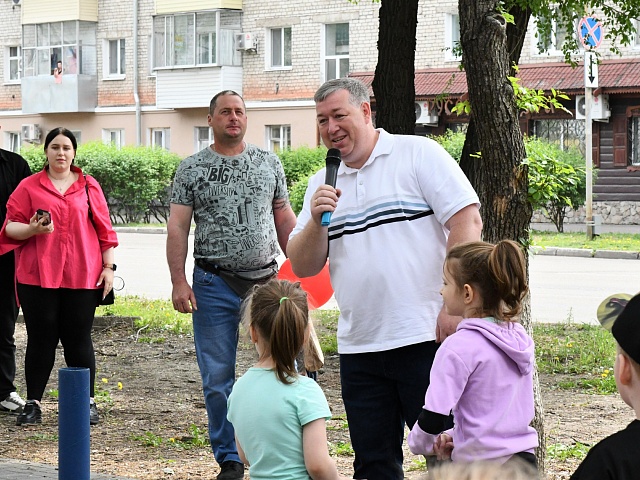 Юных благовещенцев поздравили с началом летних каникул 