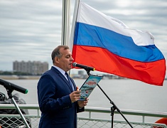 Акция "Цветы на воде"